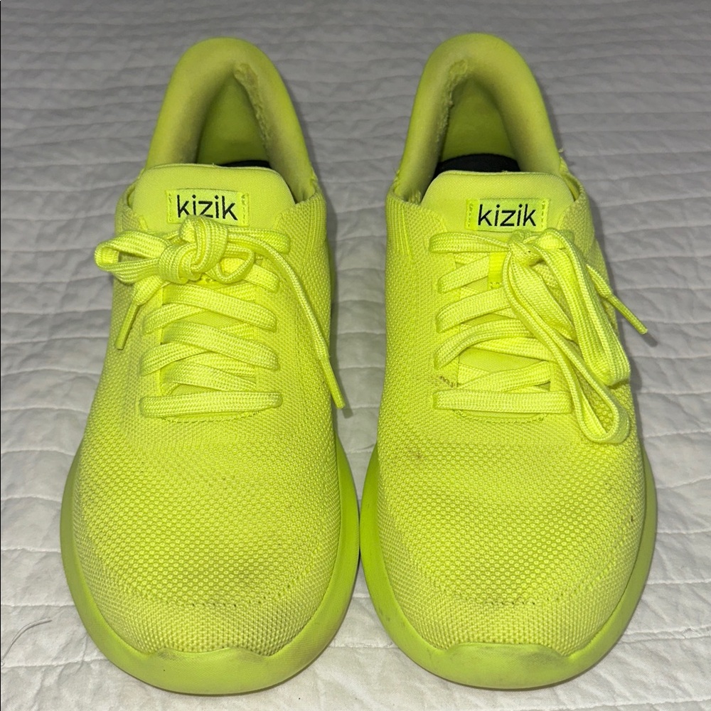 Kizik Athens Mens US7 Yellow Neon Knit Handsfree Running Shoes Sneakers